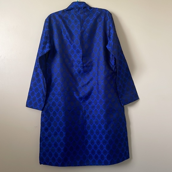 Damask embroidery design blue kurta for men - Picture 3 of 6